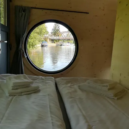 Gaestehaus Schloss Plaue בראנדנבורג