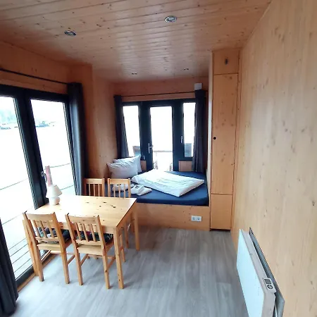 Gaestehaus Schloss Plaue 3*