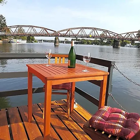 Gaestehaus Schloss Plaue Hotel 3*