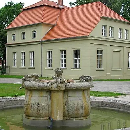 Отель Gaestehaus Schloss Plaue Бранденбург