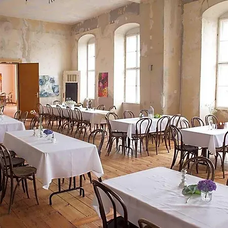Hotel Gaestehaus Schloss Plaue 3*
