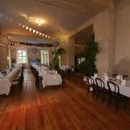 מלון Gaestehaus Schloss Plaue