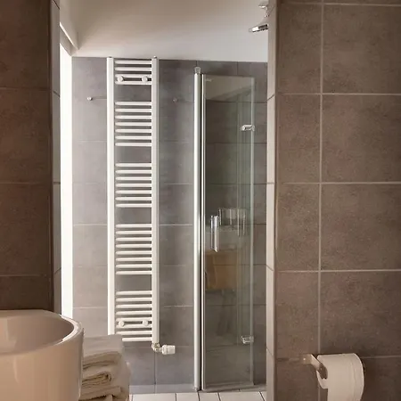 Gaestehaus Schloss Plaue מלון 3*