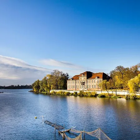 מלון Gaestehaus Schloss Plaue בראנדנבורג