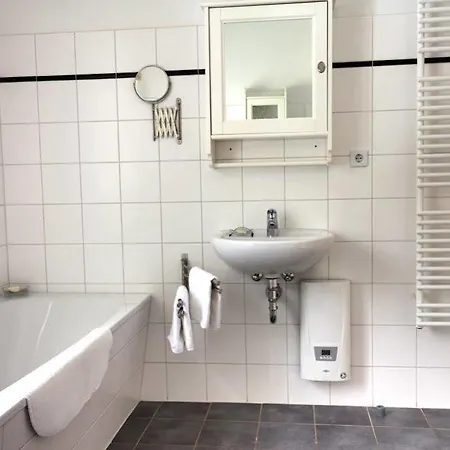 Gaestehaus Schloss Plaue מלון בראנדנבורג