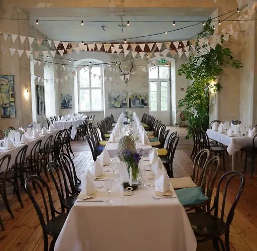 Hotel Gaestehaus Schloss Plaue