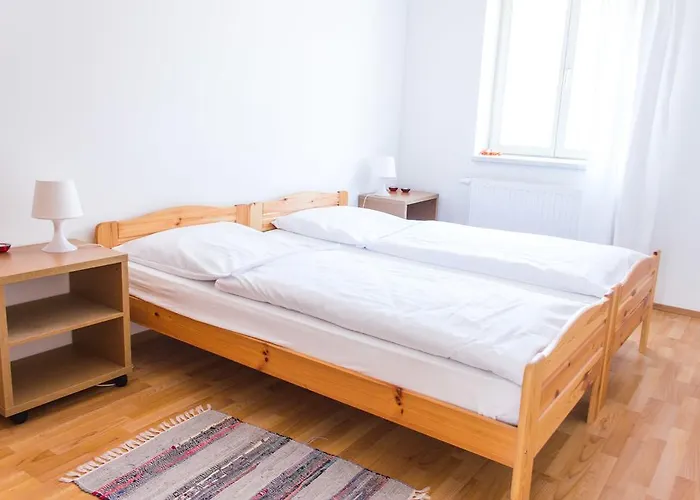 Hotel Gaestehaus Schloss Plaue 3*