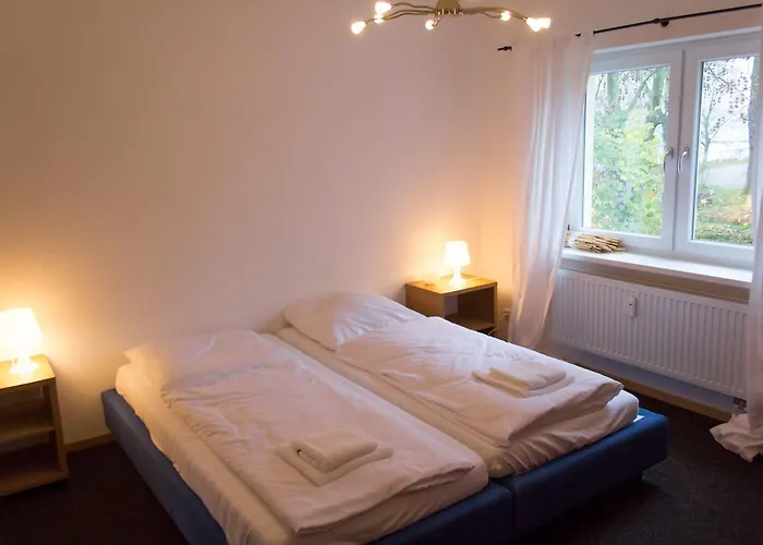 Hotel Schloss Plaue 3*